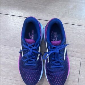 Brooks Women's Athletic Shoes in Blue and Pink